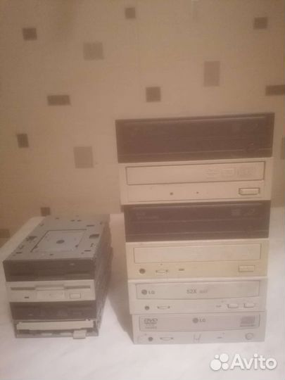 DVD-ROM, CD-ROM и Floppy disk