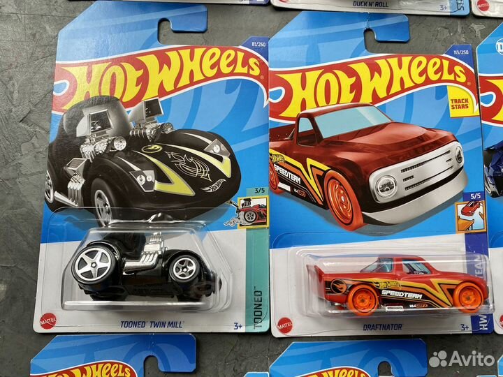 Машинки hot wheels TH