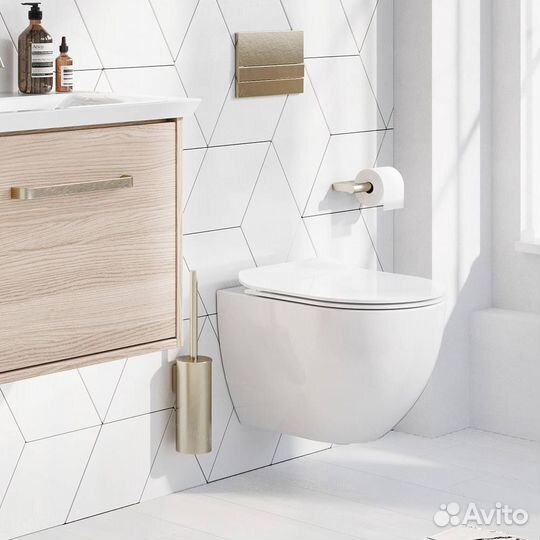 Инсталляция Grohe и унитаз с гигиеническим душем