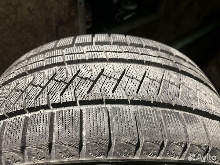 Triangle Snowlink TWT02 235/45 R17 V