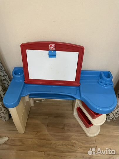 Детский стол-парта и стул Step2