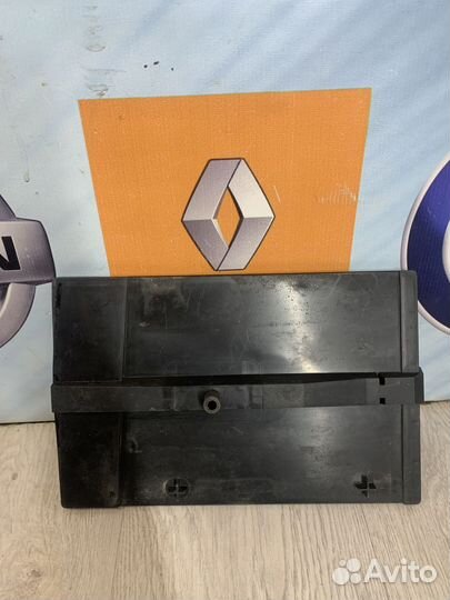 Корпус площадка крепления аккумулятора акб Renault