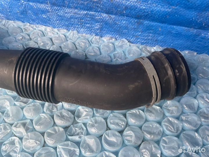 Воздуховод правый Volkswagen Touareg 7L 4.2L dohc