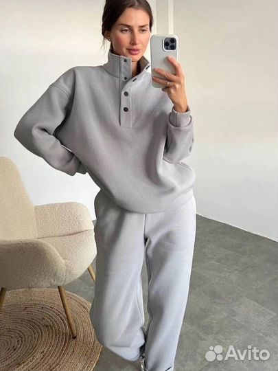 Спортивный костюм женский