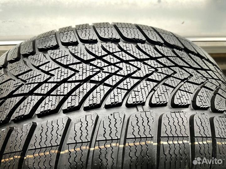 Dunlop SP Winter Sport 4D 275/30 R21