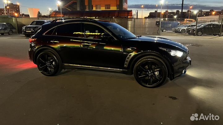 Infiniti QX70 3.7 AT, 2016, 130 000 км