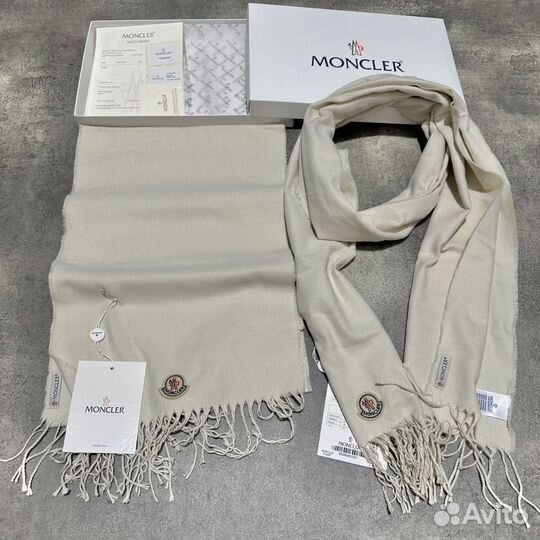 Шарф в коробке moncler