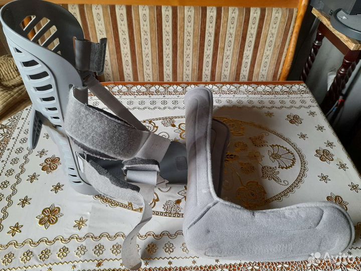 Лангетка на ногу