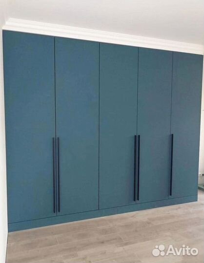 Гардеробный шкаф под ключ