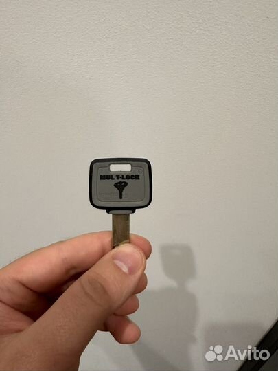 Дверь входная бу с замком Mul-T-Lock