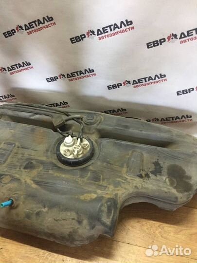 Топливный бак Toyota Avensis