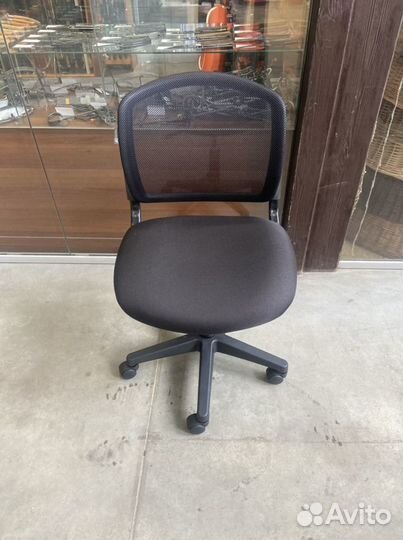 Компьютерное кресло, стул мастера