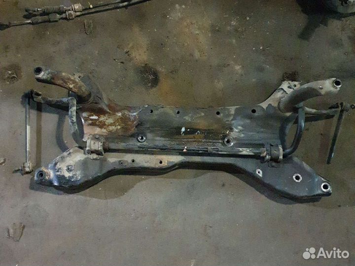 Подрамник митсубиси лансер 10