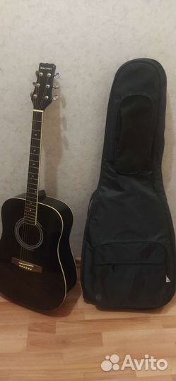 Акустическая гитара