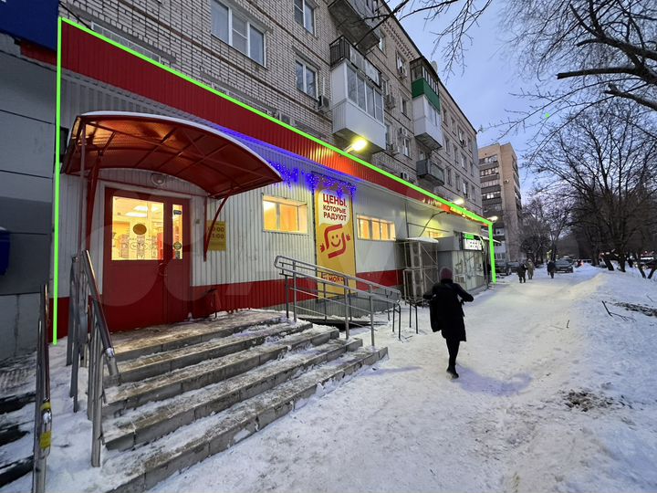 Помещение с Магнитом, 328 м²
