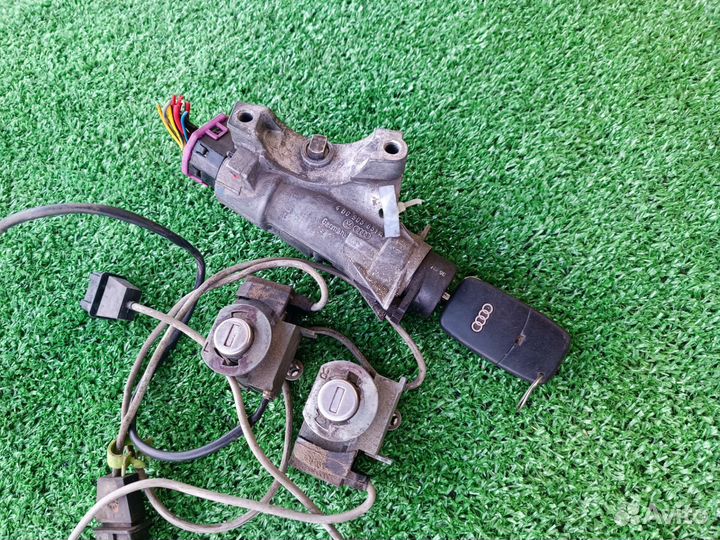 Замок зажигания Ауди А4 Б5 до Рестайлинг С ключом