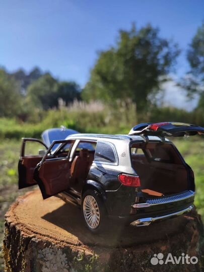 Металлическая машинка Mercedes-Benz