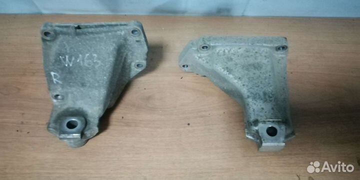 Кронштейн опоры двс на Mercedes ML w 163