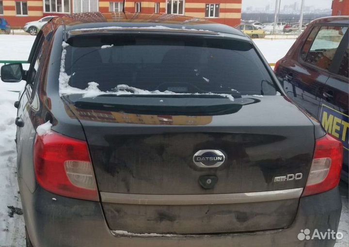 Козырёк на заднее стекло гранта седан