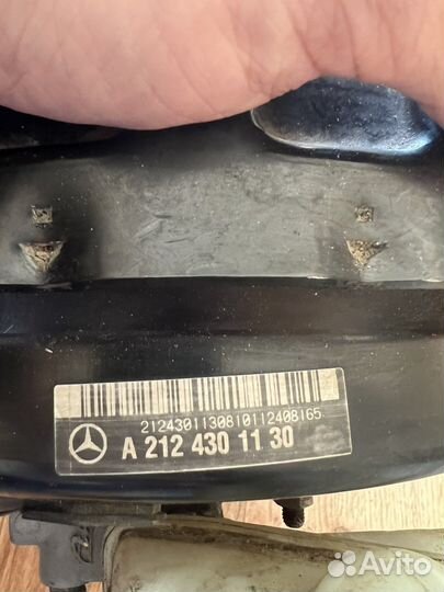 Вакум с главным цилиндром Мерседесс 212