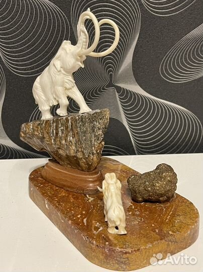 Вип сувенир. Мамонты. Бивень