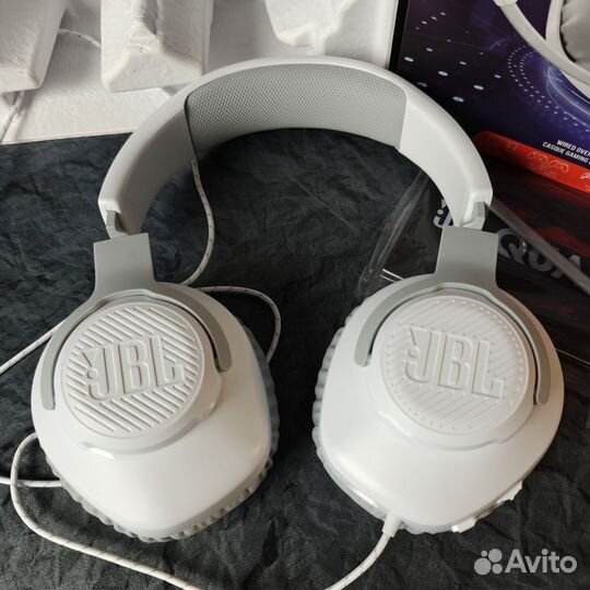 Игровые наушники с микрофоном jbl quantum 100