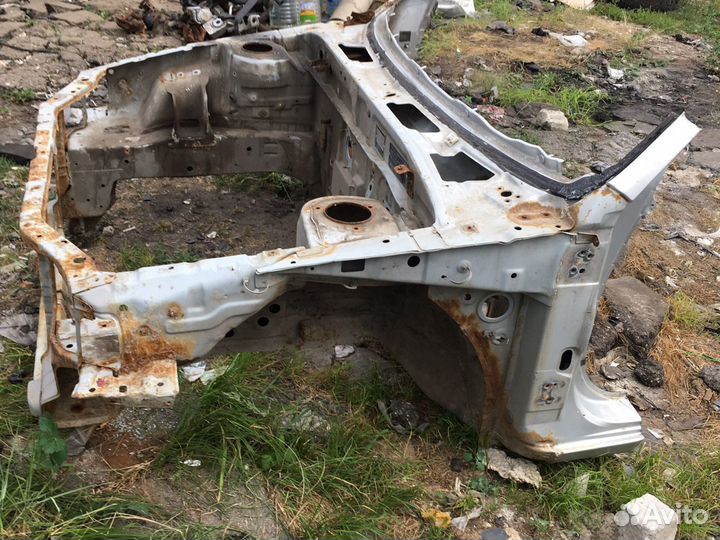 Передняя часть Hyundai Accent