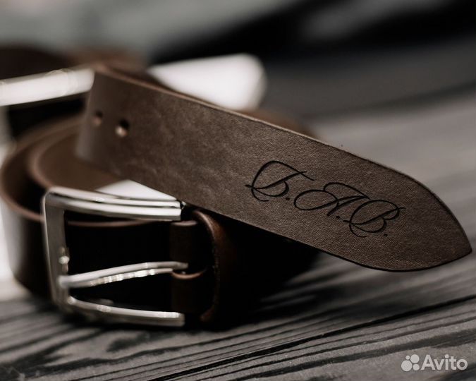 Кожаный ремень с гравировкой