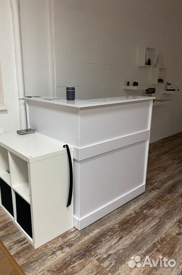 Стойка ресепшн