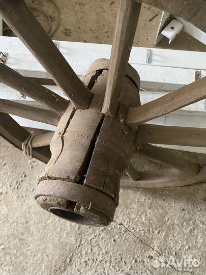 Колесо деревянное от телеги