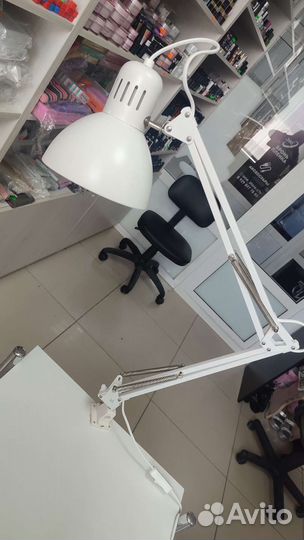 Настольная лампа