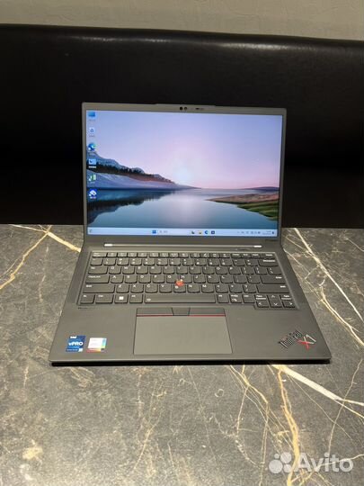 Thinkpad X1 Carbon Gen10 i7-1265U/32gb Ram