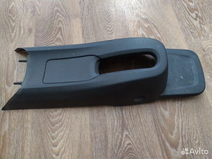 Пластиковая тоннель пола лада Веста (бу)