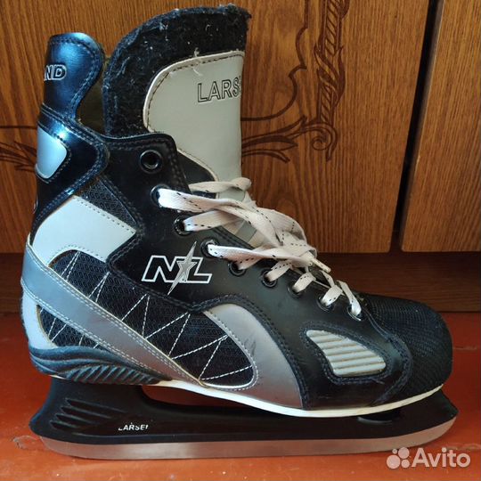 Хоккейные коньки Larsen