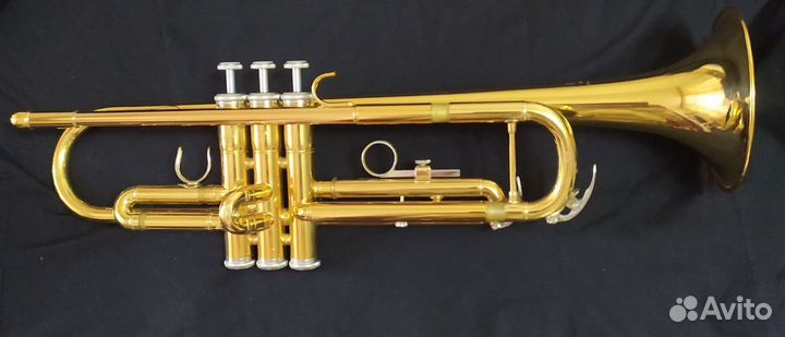 Труба Bb Yamaha YTR-3335 жёлтая латунь +2 чехла