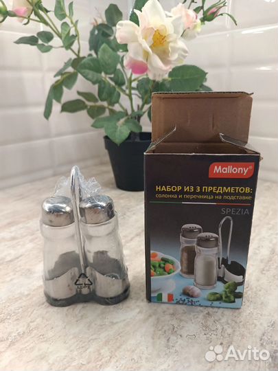 Солонка и перечница новые