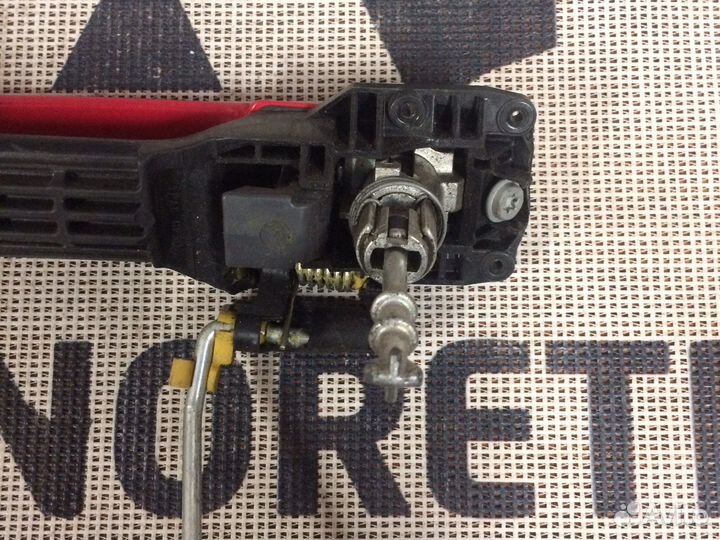 Ручка двери передней левой Toyota 692110D901