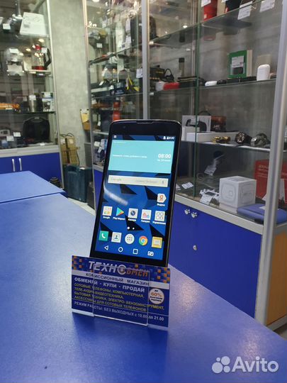 Смартфон LG K8