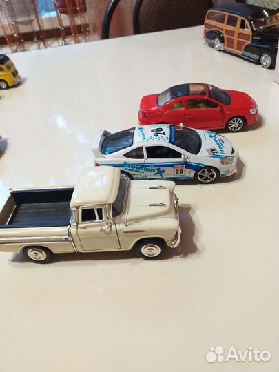 Машинки металлические