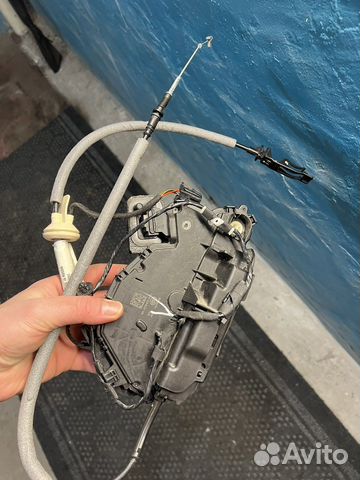 Замок двери передней левой Volkswagen Tiguan