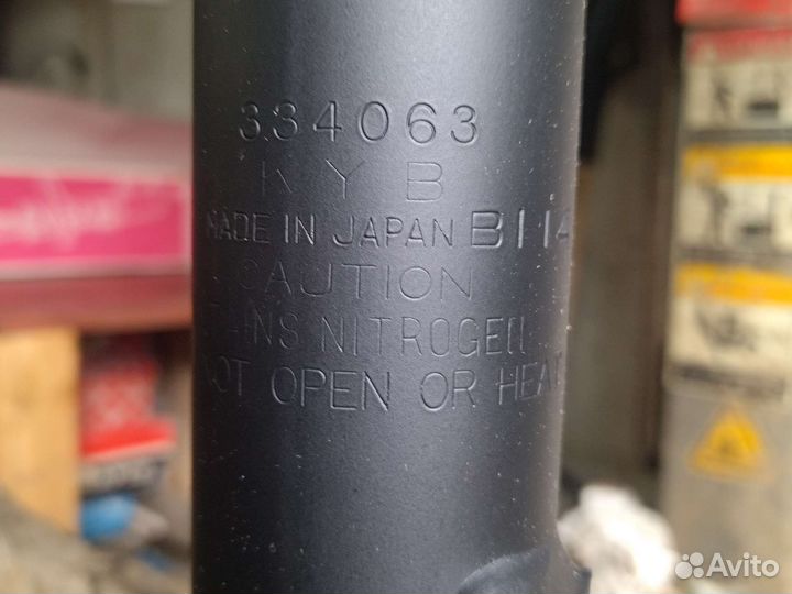 Амортизатор KYB 334063 toyota