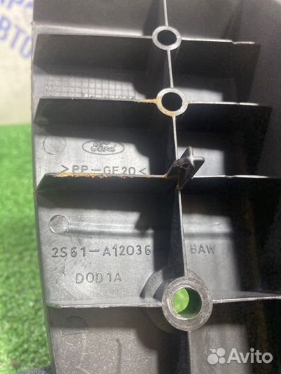 Подставка под ногу Ford Fusion хэтчбек 1.6 fyja