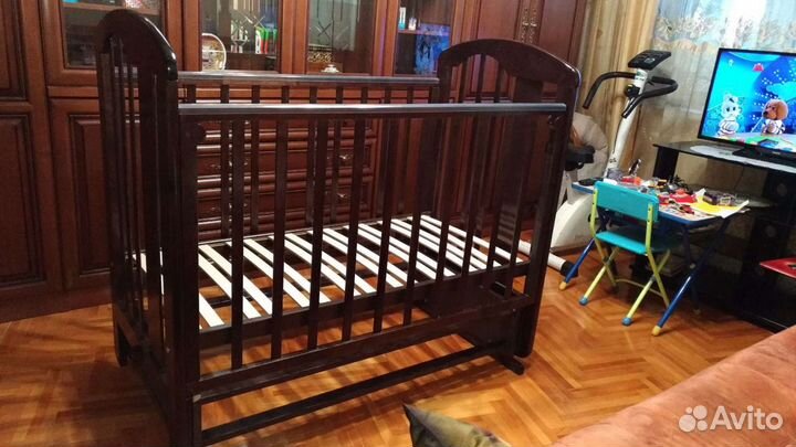 Детская кроватка и комод Можга Красная звезда