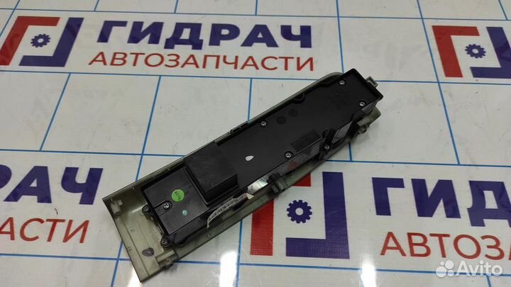 Блок управления стеклоподъемниками Geely Emgrand EC7 1067002335