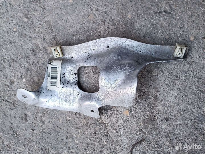 Тепловой экран моторного отсека BMW 5-ser G30