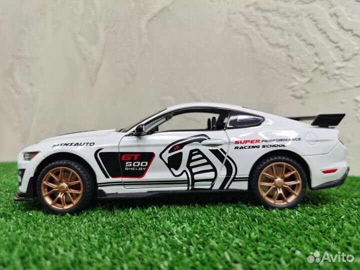 Машинки металлические 1:24