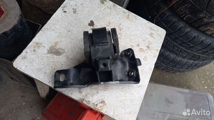 Подушка двигателя