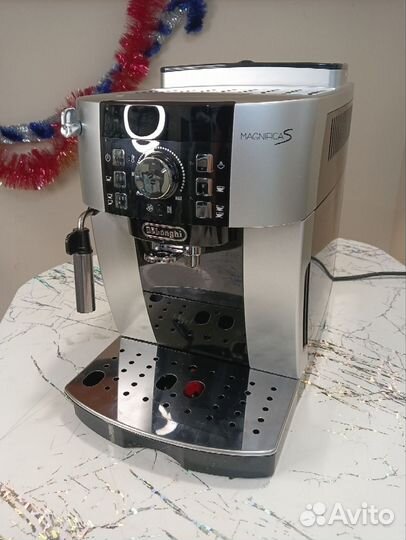 Кофемашина DeLonghi ecam 21.117. SB
