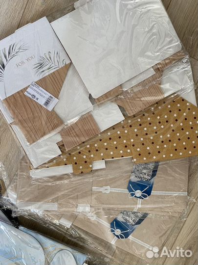 Упаковочные подарочные коробки картонные