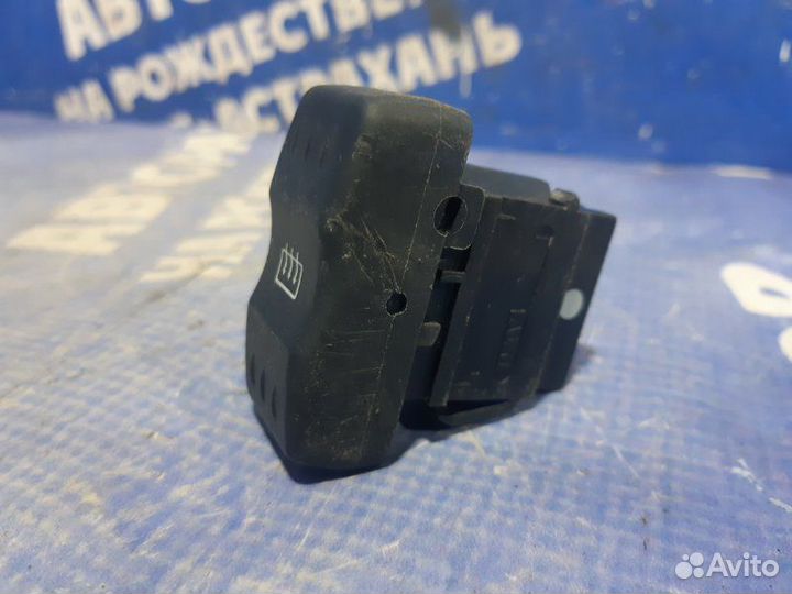Кнопка обогрева заднего стекла Renault Logan 1